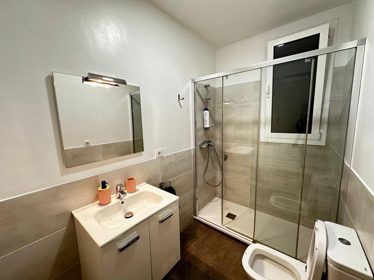 Rooms Nuevo Roger Барселона Екстериор снимка