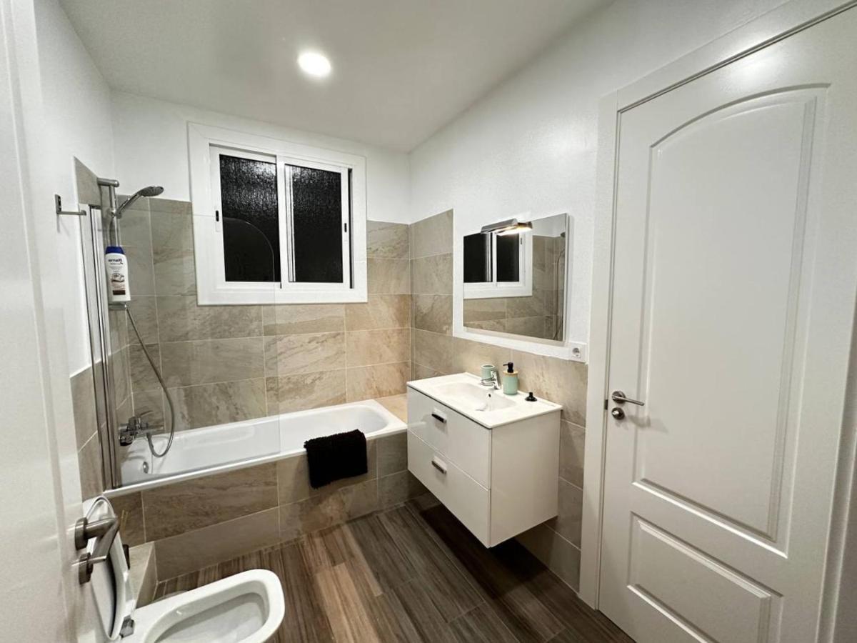 Rooms Nuevo Roger Барселона Екстериор снимка