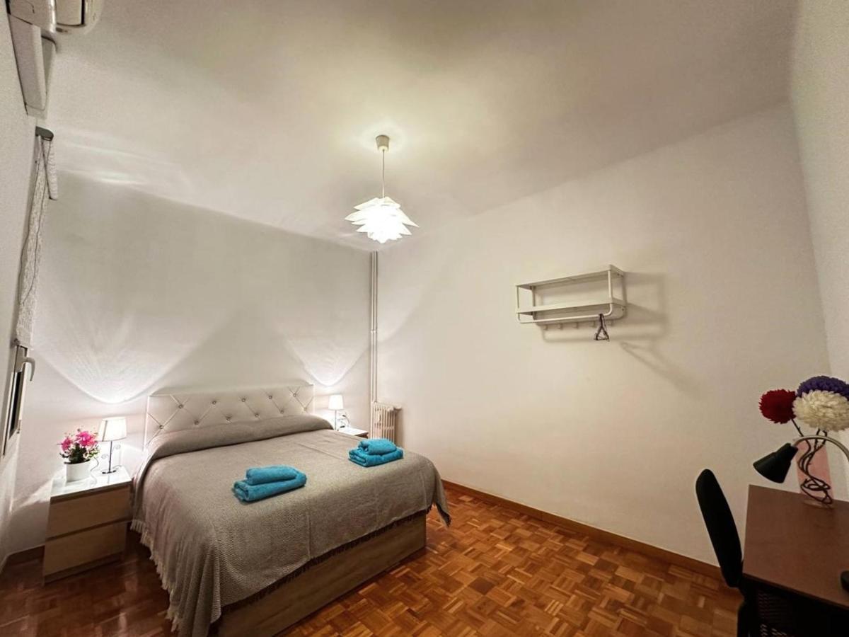 Rooms Nuevo Roger Барселона Екстериор снимка