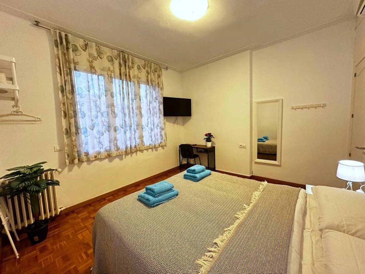 Rooms Nuevo Roger Барселона Екстериор снимка